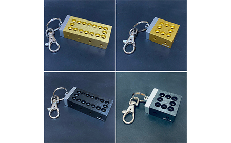 町工場職人がつくる、アルミ製ブロック型キーホルダー ゴールド
