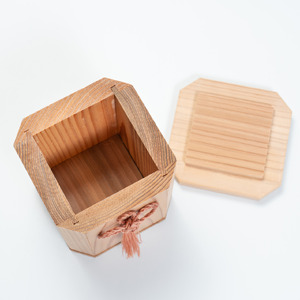 伝統工芸 とくしま 杉 骨箱 茜染 3寸【 杉 骨壺 】