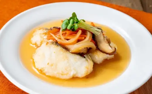 北海道産 【便利で美味しい！】 活〆タラの切身 3D冷凍 約800g（約200g×4パック） 鱈 切身 骨 フライ ムニエル 鍋 冷凍 活〆 魚 魚類 魚介 魚介類 食材 国産 タラ マダラ 3Dフリーザー 超高品質冷凍 切り身 カット 鍋料理