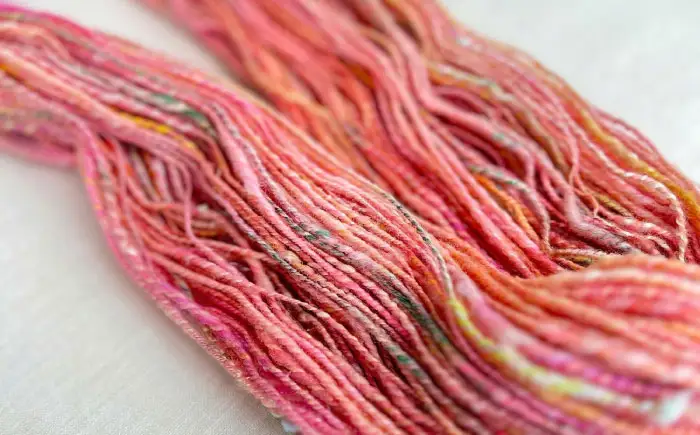 こだわりの手つむぎ毛糸 野の花ピンク 70g《厚真町》【tenna+】[AXAY005]
