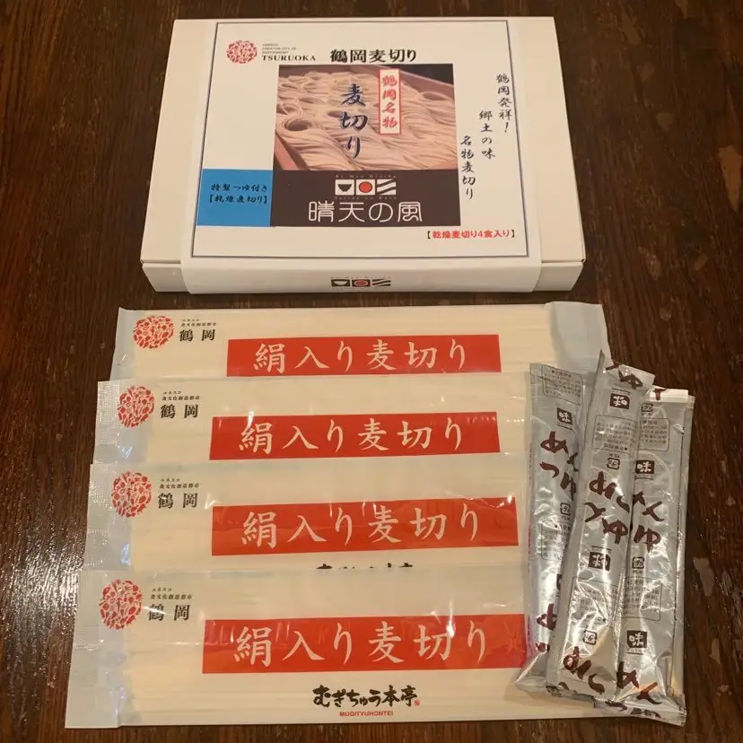 【晴天の風】 鶴岡麦切り 【乾燥麦切り8食入り】希釈つゆ付き　山形県鶴岡市　株式会社DFS　| 麦切り 乾麺 麺 めん 麺類 名物 ご当地ラーメン ご当地グルメ 食品 お取り寄せグルメ 美味しい 人気 おすすめ 返礼品