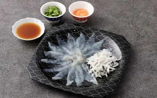 戸石町産とらふぐ刺身 （2人前） 【2026年11月上旬～2027年3月下旬発送予定】 魚 魚類 フグ ふぐ 河豚 とらふぐ 刺身 ふぐ料理
