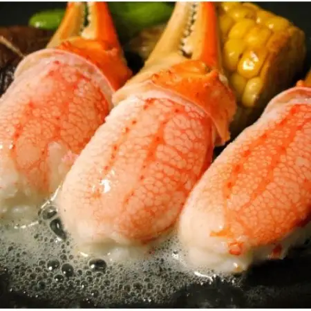 ご家庭で楽しむ 生冷凍 本ズワイガニ爪 1kg×2袋【カット済】【配送不可地域：離島】【1735398】