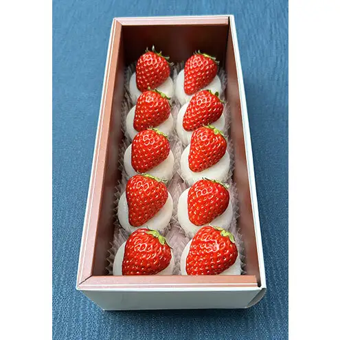 【青蓮寺産苺使用】冬季限定・採れたて苺の「桜いちご大福」（10個入） いちご大福 冬季限定 採れたて 苺 イチゴ いちご 桜餡 桜 さくら 桜の香り 甘酸っぱい 青蓮寺 三重県 名張市