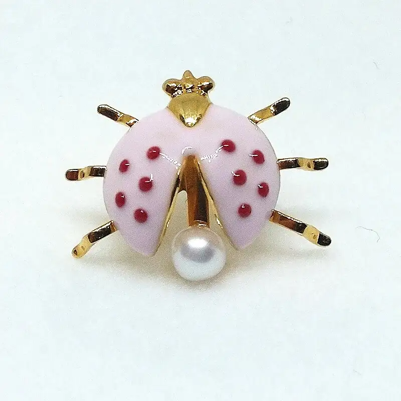 2109 真珠ピンブローチ・てんとう虫（ピンク）（淡水本真珠・ボタン） 贈り物 かわいい カジュアル オシャレ クリスマスプレゼント アクセサリー