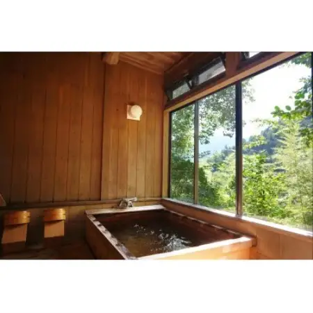 グランピングオーベルジュWOODLAND BOTHY 1泊2日宿泊利用券(5万分)【1717571】