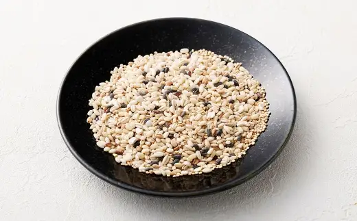 【はくばく】ふっくら香ばしいもち麦の入った雑穀ごはん 250g×6袋 雑穀 雑穀米 コメ 米 国産 ご飯 ごはん 雑穀ごはん もち麦 発芽玄米 キヌア はと麦
