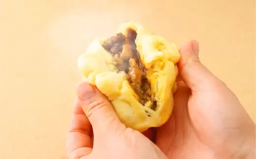職人のカレーまん 8個入り（120g×8個） 黒毛和牛 県産 冷凍食品 惣菜 冷凍 カレーまん おやつ おかず 牛肉