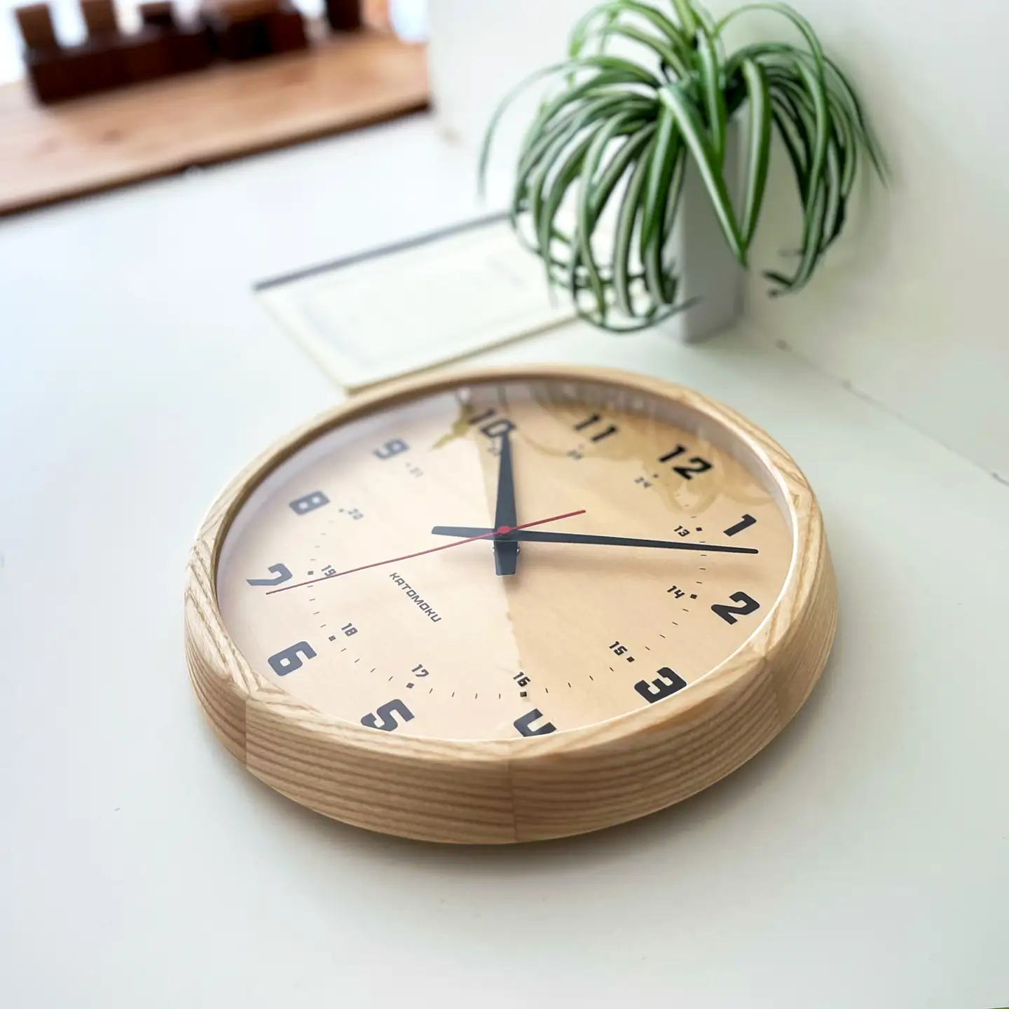 KATOMOKU muku clock 8 ≪km-81NARC≫木製掛け時計(ナチュラル/電波スイープムーブメント(連続秒針))【R7450】