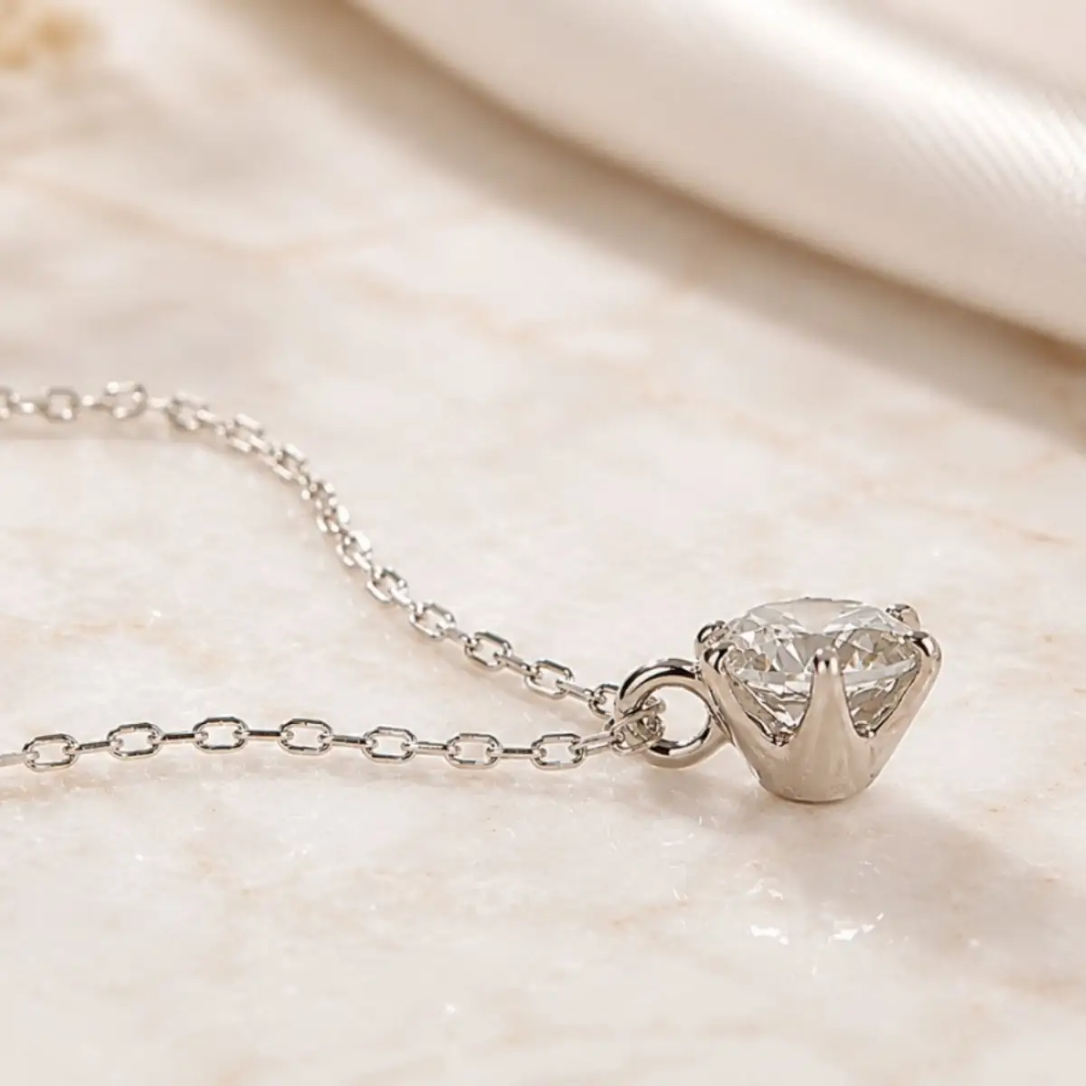 Pt950【0.20ct】6本爪一粒ダイヤモンドペンダントネックレス EmN0171