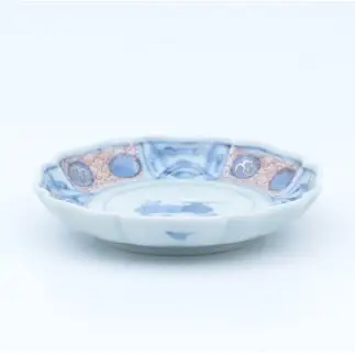 有田焼 素朴でかわいらしい色絵兎 小皿【まるぶん】まるぶんオリジナル 食器 器 うつわ 磁器 陶磁器 小皿 取り皿 染付 手描き 和風 かわいい A10-281
