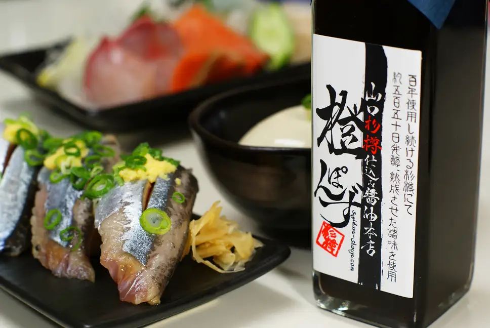木桶で仕込む地産醤油。6種類の濃口醤油を味比べ!ぽん酢・玉子かけ・寒漬も!セット 桑田醤油有限会社 山口県 防府市 B-F13 醤油 詰め合わせ 濃口醤油 調味料 ぽん酢 漬物 減塩 木桶仕込み 天然醸造 食べ比べ