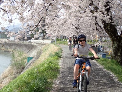 飛騨里山サイクリングガイドツアー スタンダード 飛騨古川 自転車 体験  ペアチケット [Q2474]