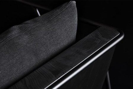 【FIL】ラウンジチェア -スミ リミテッド- MASS Series Lounge Chair -SUMI LIMITED-　小国杉 イージーチェア ローチェア 椅子 チェア 背もたれ 肘掛 クッション インテリア 家具 木製 無垢材 天然木 炭 黒 受注生産 おしゃれ リビング ダイニング ギフト Foreque 熊本 阿蘇 南小国町 送料無料
