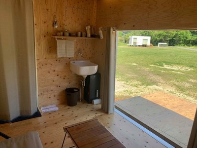 スノーピーク土佐清水キャンプフィールド宿泊券（1泊 大人2名）～住箱+SP土佐清水限定ECOカッププラン～エコカップ2個の特典付【R00725】