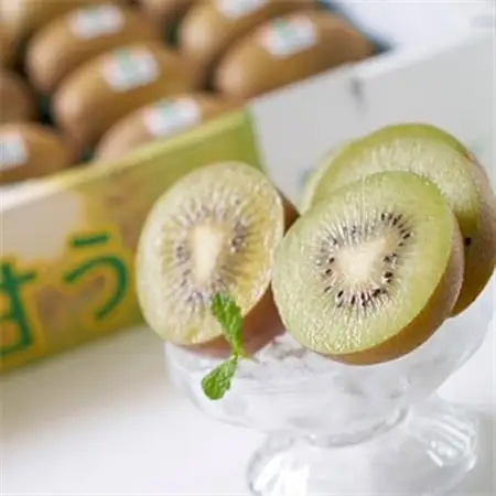 【先行受付】福岡限定!ブランドキウイ「甘うぃ(あまうぃ)」約3kg箱(24-30玉)(大野城市)_キウイ キウイフルーツ フルーツ 果物 くだもの ふるーつ 青果 国産 産地直送 ブランド 福岡 高糖度 送料無料 贈答_【配送不可地域：離島】【1125951】