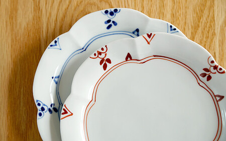 有田焼 デザート皿 & カヌレマグカップ ペアカフェセット【皓洋窯】食器 うつわ 器 皿 取皿 デザート皿 プレート マグ カップ ペア 食器セット カフェタイム 手描き かわいい ギフト 贈り物 食洗機対応 A40-407