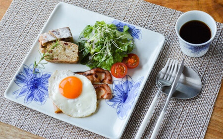 有田焼 鉄仙シリーズ 正角皿(青) 聡窯 皿 食器 うつわ 器 ギフト 贈り物 30000円 3万円 A30-695