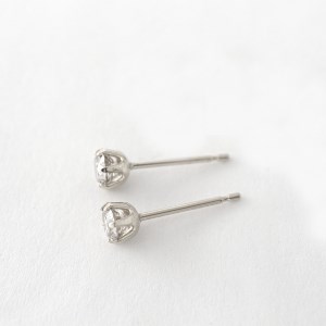 甲府市発 プラチナ 一粒 ダイヤモンドピアス 0.3ct [PK-0004PT]