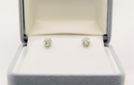 プラチナ900 ダイヤモンドピアス(Dカラー・0.5ct）K027904-H | 山梨県