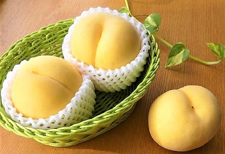 【数量限定】桃（黄貴妃）特秀品【２ｋｇ箱に１.８ｋｇ～２.２ｋｇ詰め】　0106-2601