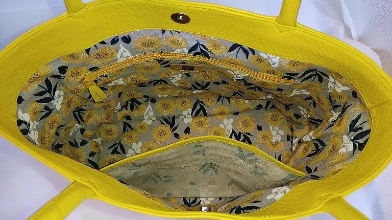 「鞄工房　香」ポピー柄ショルダーバックと財布セット