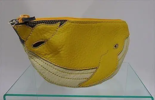 「鞄工房　香」くじらのポーチ イエロー