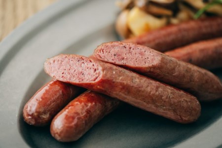 【初心者でも安心】 鹿モモ肉 200g＆鹿ソーセージ 300gのジビエセット [日添 熊本県 五木村 51120302]