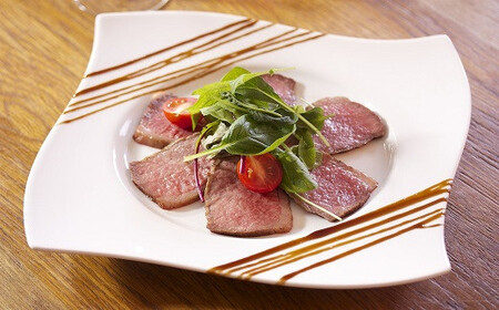 松阪牛 ローストビーフ （ 霜降り ） 80g×2 肉 牛 牛肉 和牛 ブランド牛 高級 国産 霜降り 冷凍 ふるさと 人気 丼 ソース タレ レシピ 簡単 F9
