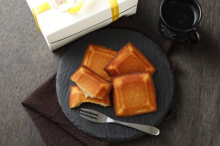 喜界島産 白胡麻のフリアン(8個入り) 【バッハとピカソ】