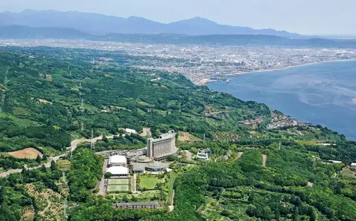ヒルトン・和洋室デラックスルーム　1 泊夕朝食付き＜1組2名様＞ ｜ ヒルトン