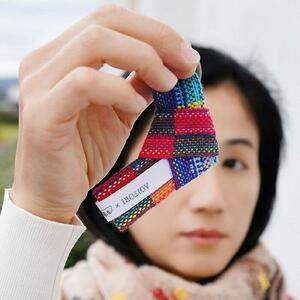 ＜障害福祉サービス事業所さんとのコラボ商品＞ハンドメイド手織りポーチ（中）と手織りキーホルダー