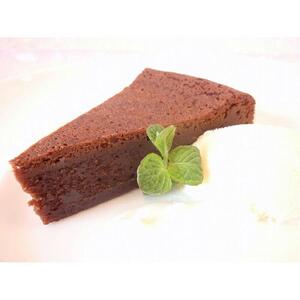 【ナティーク城山】ガトー・ショコラ　クラシック（濃厚なチョコレートケーキ）