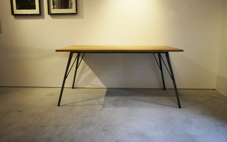 家具 gleam カヌーの古材ダイニングテーブル150(kanoナチュラル)  / ４人掛け 鉄脚キャップ付き ダインニングテーブル デスクワーク テーブル 家具 インテリア カヌー 古材 チェア ヴィンテージ 自然素材 リサイクル モダン エコ 手作り カフェ 家具 再生 秦野 神奈川  318-01 
