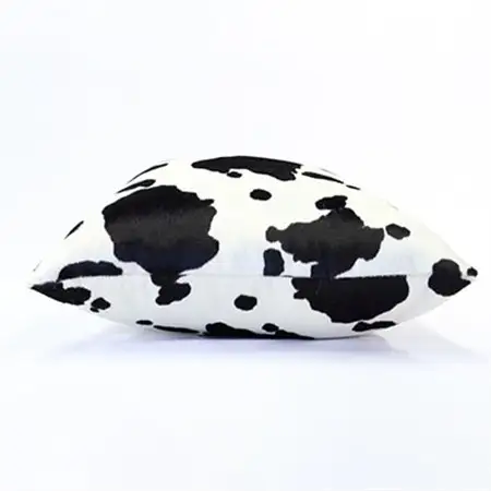 OKADA TEXTILE ホルスタイン柄エコファークッション(ホワイト×ブラック)_雑貨・日用品  家具・インテリア _【1143745】