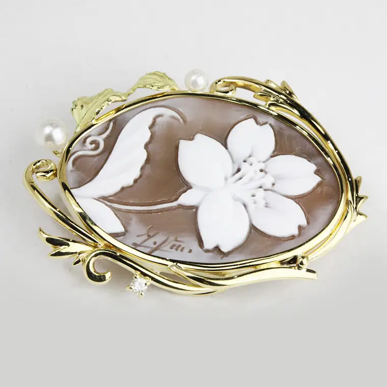 「大和桜」シェルカメオペンダント ／ 作家 フランチェスカ マーノ カメオ ギフト 贈り物 プレゼント 誕生日 記念日[AH030sa]