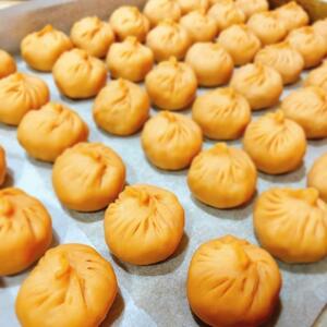 【中国料理 龍鱗】おうち中華 冷凍小籠包(プレーン＆トマトチーズ）6個入り×3パック