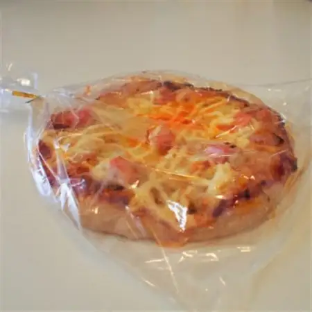 全粒粉ピザ 3枚入り　カリッ もちっ 旨みの新食感_惣菜・加工品 ピザ  _【配送不可地域：離島】【1234819】