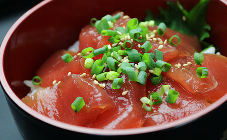 本マグロ（赤身・中トロ）セット 本部町産 約380g～450g マグロ