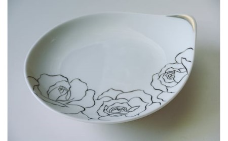 【伊万里焼】線描きカサブランカ・バラ変形皿（色・柄選択、どちらか１枚をお届け） 135-H739