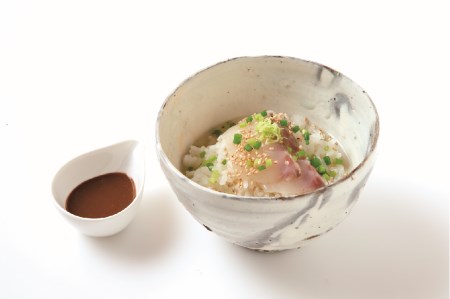 828 〈あそらの茶屋〉海饌丼　鯛茶漬　詰め合わせ（計4食入）　アワビ 海鮮 タイ お茶漬け 個食 ギフト 手軽