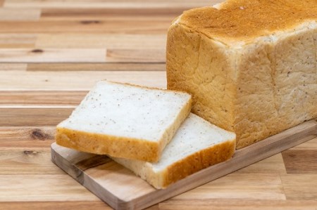 6回定期便：食パン3種食べ比べセット(計16枚）パンド・ミー 全粒粉パン ホテル食パン 【J00013】