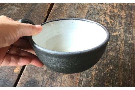 【 アイボリー ＆ アイアン ブラック 】とんすい ペア 糸島市 / うつわと手仕事の店 研　器 陶器 食器 クラフト 手作り [ARD007]