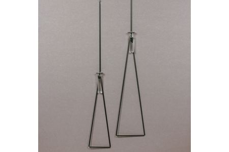ALART〈アルアート〉　Strings　SMセット（Strings　S・M　各1個）壁面用花器　　インテリア　金属素材を用いたモダンなアイテム　アルミならではの80ｇと軽量さ・手染めによる漆黒色が特徴 F7Z-217