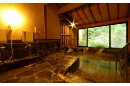 臼杵湯の里　宿泊券　３名様１室１泊２食付　≪臼杵とらふぐ堪能コース≫