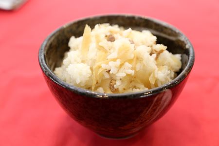 中津からあげ 綾鶏 元祖とり飯の素・白とり飯の素 セット 3合用×各2袋 | 鶏飯 とり飯 ごはんの素 素 ご飯の素 混ぜご飯 混ぜ込みご飯 炊き込みご飯 お弁当 おかず 米 大分県 中津市