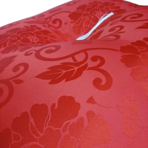 職人が細部までこだわり抜いてつくった 昔ながらのお座布団 無地唐草法要座布団 紫色 [2280]