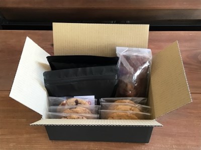 (1278)自家焙煎珈琲　オリジナル　粉　手作り　フルーツケーキ　アメリカンクッキー　詰め合わせ（中煎り粉400g、フルーツケーキ1本、クッキー6枚）