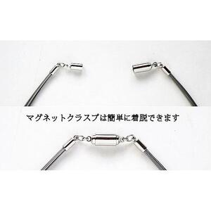 白蝶貝とオニキスを素材にしたコードペンダント「貝工房かざはな」【NC-９】