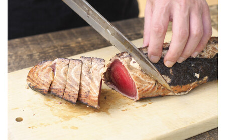 【訳あり】 藁焼き かつお の たたき 1kg （藻塩入り） / 鰹 カツオ 魚介 たたき ※離島への配送不可【nks209-c-1-C】